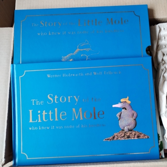The Story of the Little Mole Who Knew It Was None of His Business (Collector's Edition) - Image 3